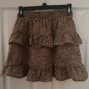NWT Le Lis caramel ruffle skirt